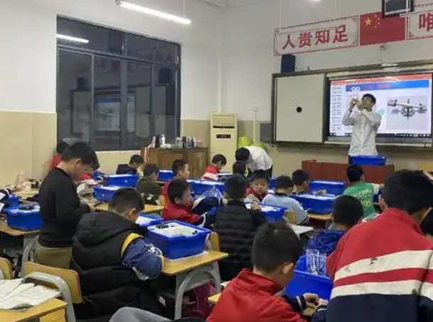 沟通与支撑体系会深度分析每位学生的错题散布与作答进程