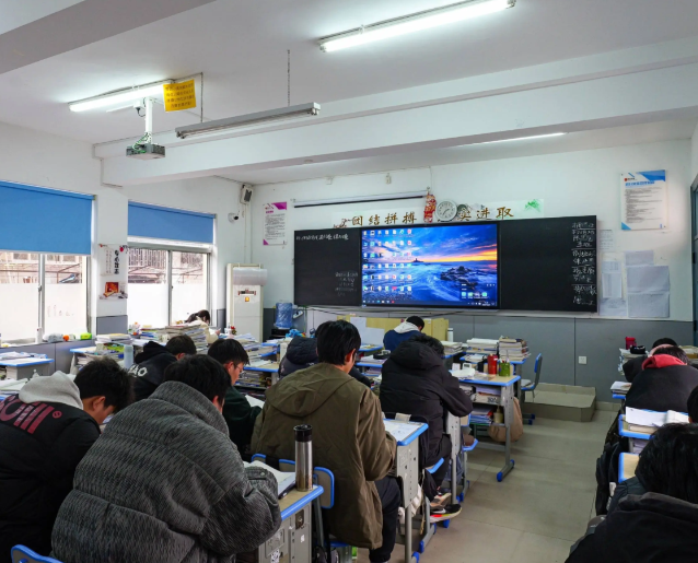 对讲堂内容的多元化诉求教师剖析学生的