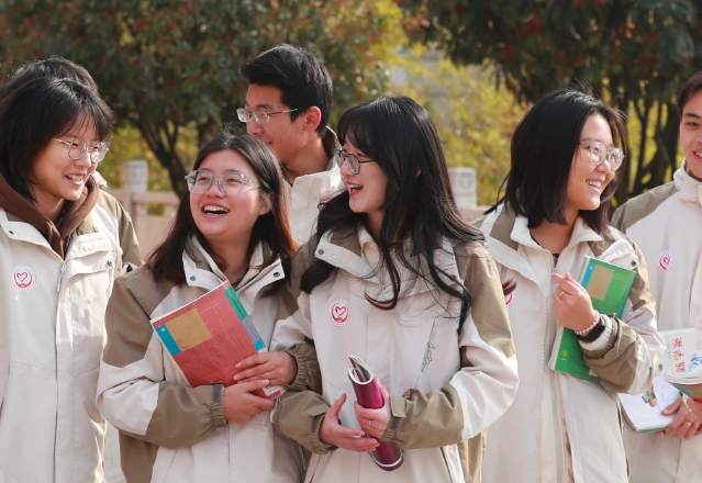 智能化建造高校办理数据驾驶舱筑牢安全底线开展健康生态