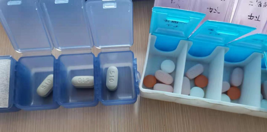 临汾红丝带学校的艾滋患儿吃上了一种新药，不用再每天吃一把