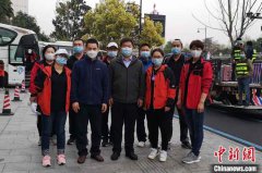 黑龙江“白衣战士”情牵两城：江城33天冰城14天